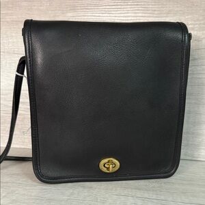 Coach Vintage Black Leather Turn-lock Bag